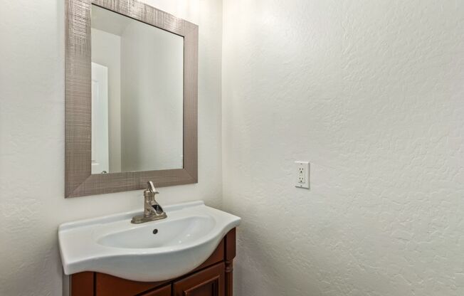 4 beds, 2.5 baths, $2,200, Unit #1171