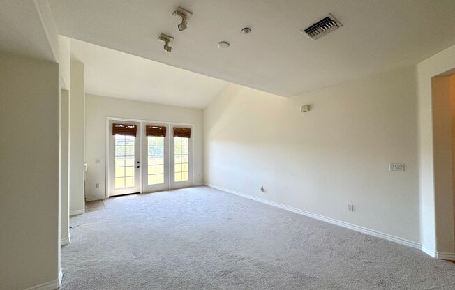 Top floor Playa Vista Condo 2+2