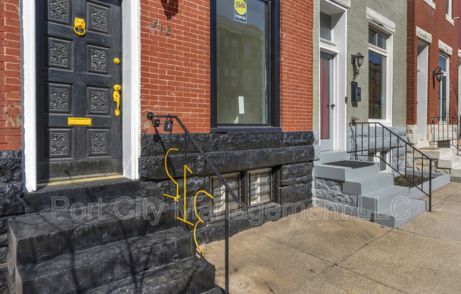 312 E 22 ST