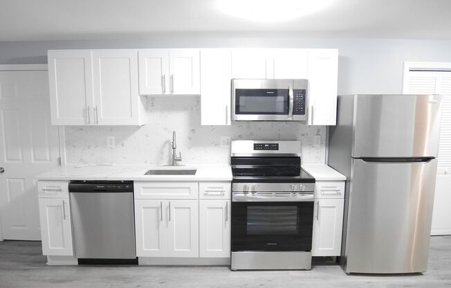 Studio, 1 bath, 350 sqft, $950, Unit 1128SMA- 329-D