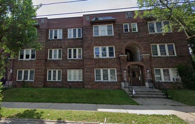 227-235 E Townsend St. (24 Units)