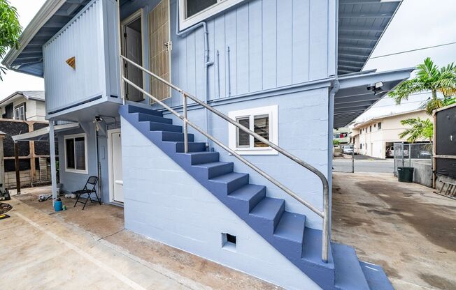 All New  Renovated 1-bedroom, 1-bath Unit w/1-Parking Near Waikiki, UH, Ala Moana (Moiliili)