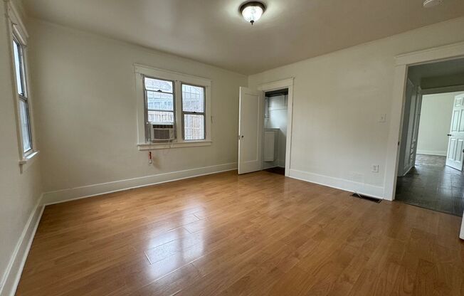 2 beds, 1 bath, $2,850