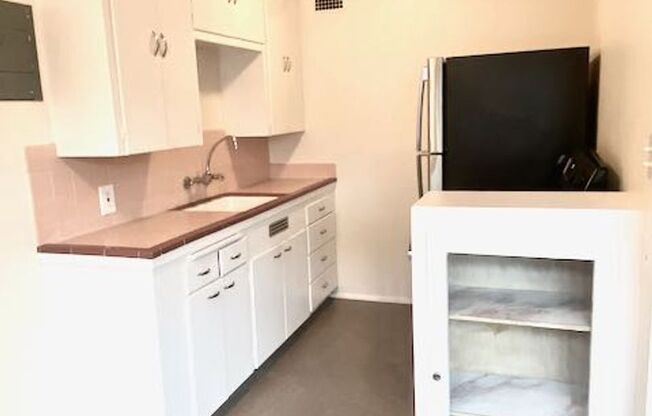 Studio, 1 bath, 451 sqft, $1,450, Unit 405