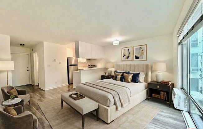5805 W 8 ST