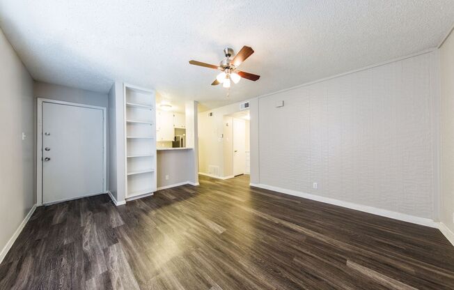 Studio, 1 bath, 415 sqft, $799, Unit 106