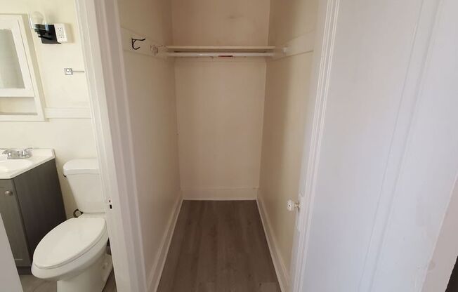 Studio, 1 bath, 250 sqft, $845, Unit 9