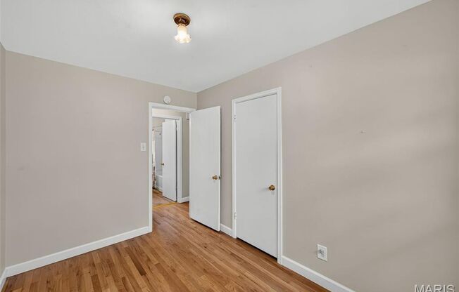 3 beds, 1 bath, 1,292 sqft, $1,900, Unit Barton Place- 45