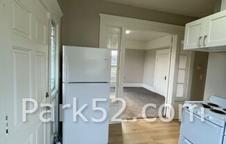 2 beds, 1 bath, $1,645, Unit 1522 - 1