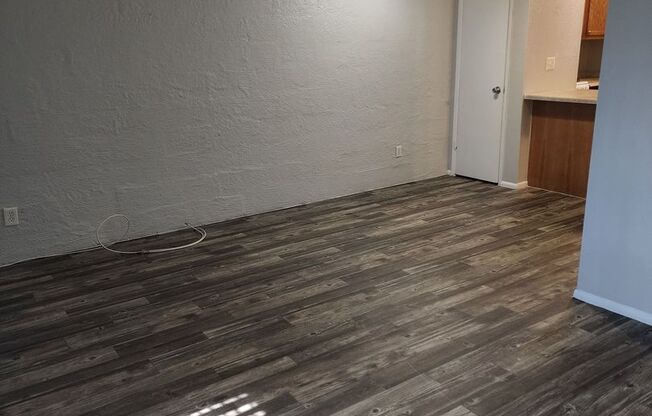 Studio, 1 bath, 370 sqft, $999, Unit 9