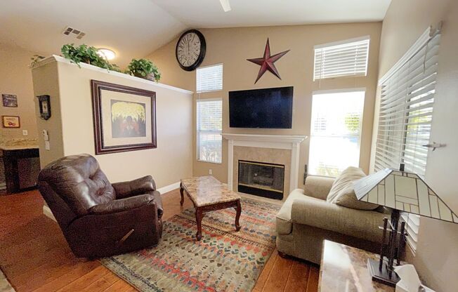 BEAUTIFUL FULLY FURNISHED SINGLE STORY HOME IN HENDERSON AVAILABLE FOR SHORT TERM LEASE
