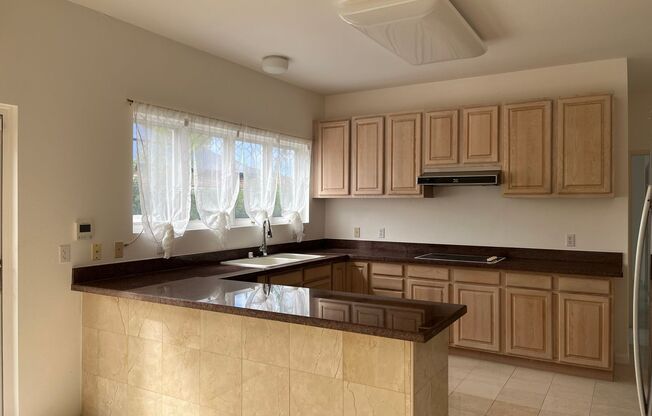 1 bedroom, 1 bath unit, NO parking - Avail now