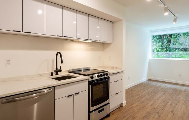 Studio, 1 bath, 246 sqft, $1,200, Unit 01