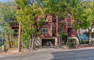 Modern 1-Bed w/ Balcony & Views Near Piedmont