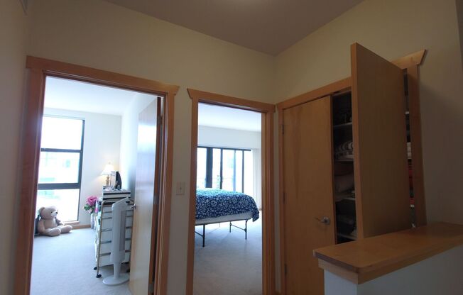2 beds, 2.5 baths, 1,560 sqft, $3,295, Unit 402