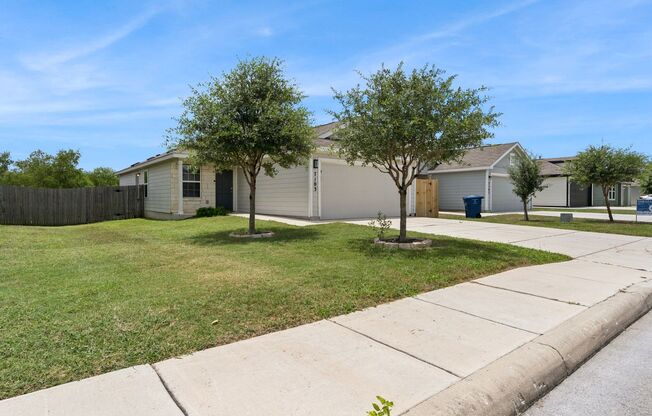 Charming 3-Bedroom Home with Spacious Backyard Deck – 7103 Cozy Run, San Antonio
