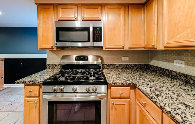 1 bed 1 bed unit in South Old Irving Park