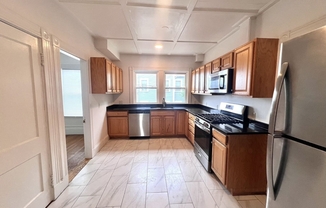 5 beds, 2 baths, 2,000 sqft, $4,500, Unit 1