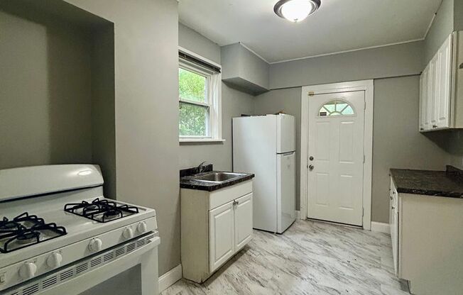 Available Now! Spacious 4 Bedroom Home in Marshall Shadeland | Pet Friendly