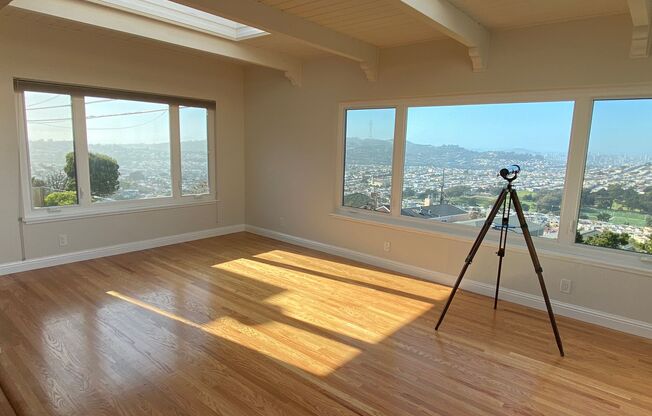 Spectacular view, 3bed 3bath Fmly rm, sun rm, 1800 sq ft