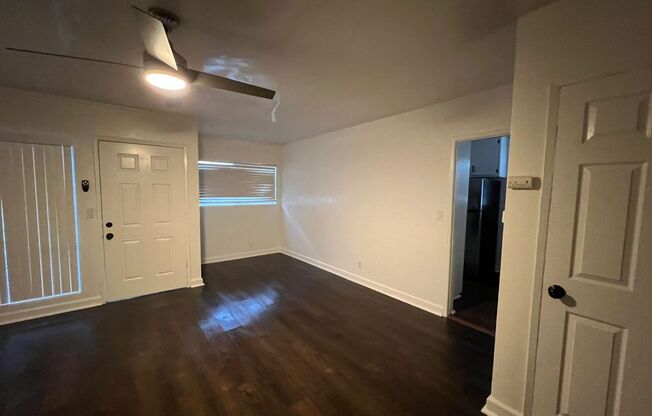 2 beds, 1 bath, $2,450, Unit 7