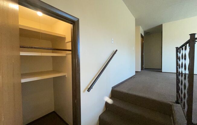 2 beds, 1 bath, $1,050