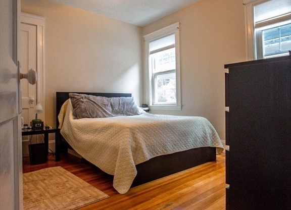 21 Bradwood Street 1