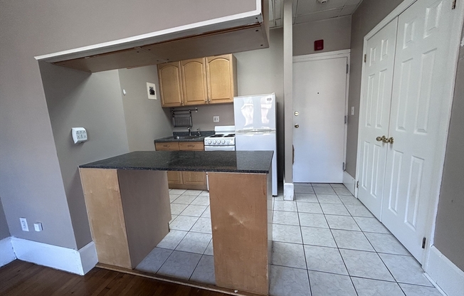 1 bed, 1 bath, 550 sqft, $2,600, Unit 21