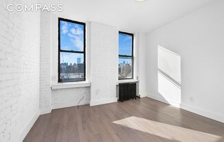 637 E 6 ST