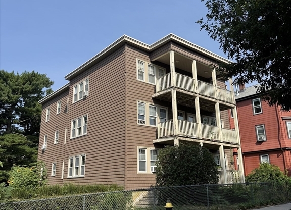 21 WOODMAN ST