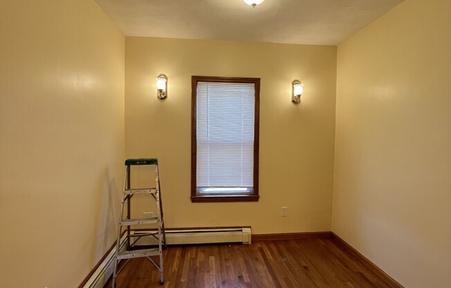 3 beds, 1 bath, $3,650, Unit 2