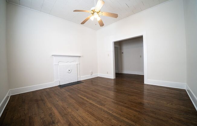 1/2 MO OFF SPECIAL 3 BED, 2 BATH -FENCED BACK YARD -5 MIN TO DOWTOWN CONCORD