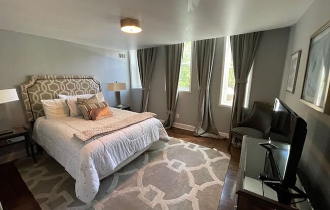 3 beds, 3 baths, $4,195, Unit Unit # 5