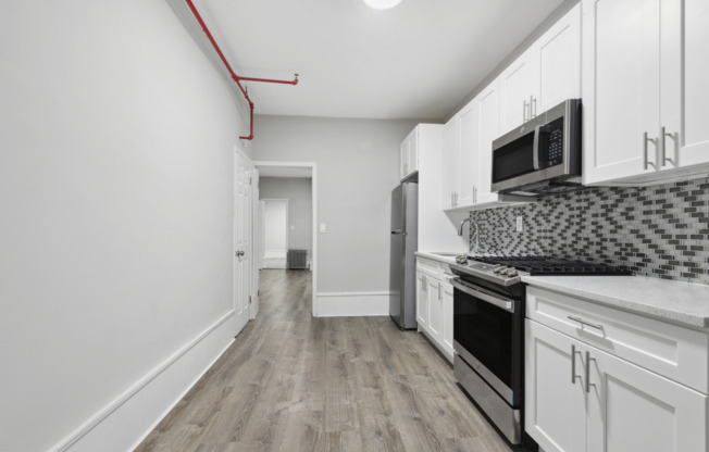 2 beds, 1 bath, $2,750, Unit 1