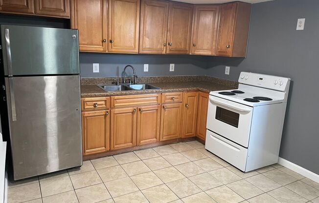 2 beds, 1 bath, $1,375, Unit Unit 1