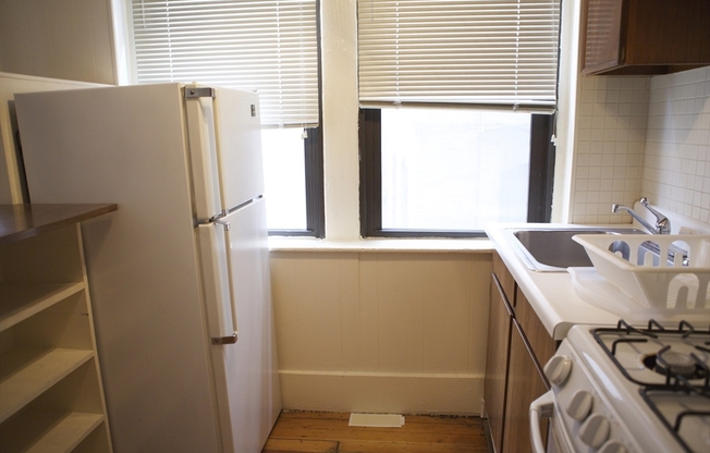 82 W CEDAR ST