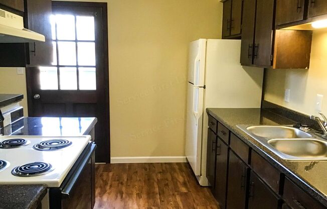 2 beds, 1 bath, 750 sqft, $550, Unit 15