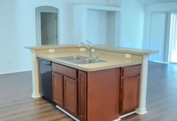 Lehigh Woods Lots of living space in this 3 bedroom, 2 bath home