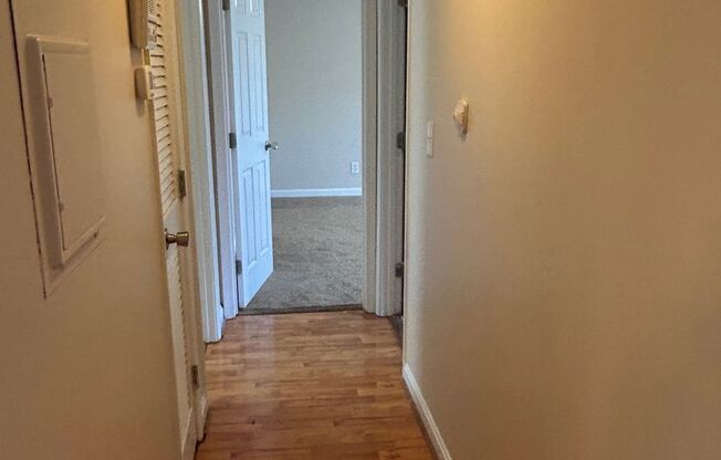2 beds, 1 bath, 930 sqft, $1,100, Unit 4508-104