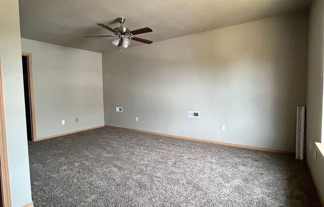 3 beds, 2 baths, 1,225 sqft, $1,195, Unit 662 S Landen