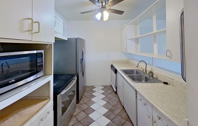 Charming 2-Bed/ 1 Bath Condo off Upper State Street