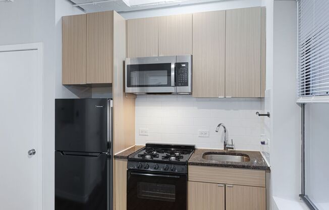 Studio, 1 bath, 204 sqft, $1,350, Unit 205