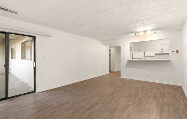 2 beds, 1 bath, $1,100, Unit 229