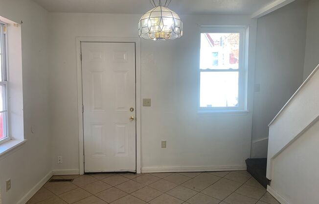 2 Bedroom House with Parking Near Downtown York