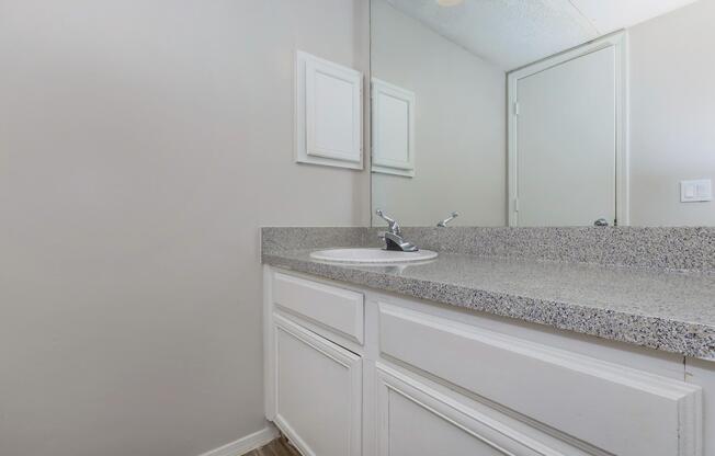 1 bed, 1 bath, 610 sqft, $705