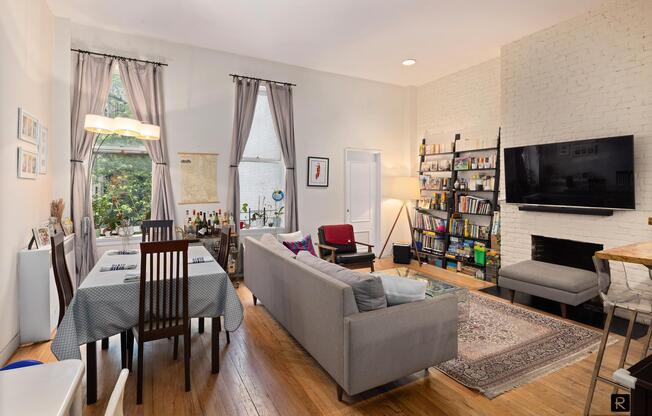 53 W 94 ST