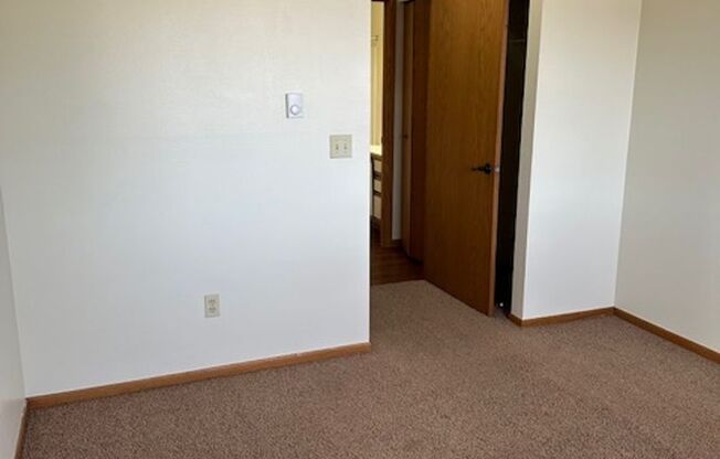 1 bed, 1 bath, 700 sqft, $1,220, Unit 401-317