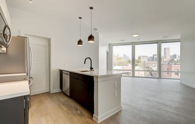 2 beds, 2 baths, 1,000 sqft, $2,199, Unit 402