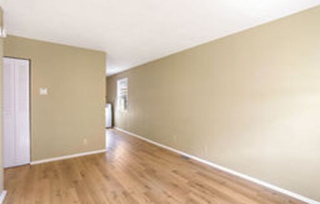 2 beds, 1 bath, $1,175, Unit 210