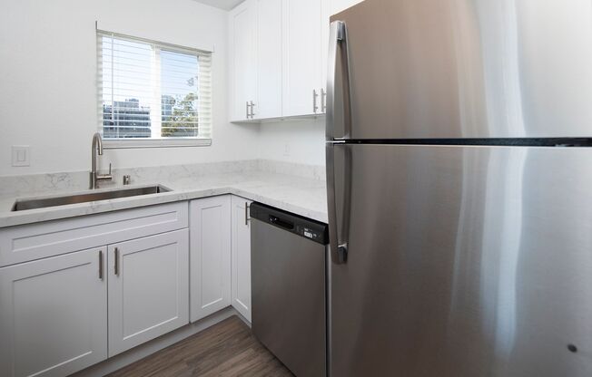 2 beds, 2 baths, 930 sqft, $2,895, Unit 301